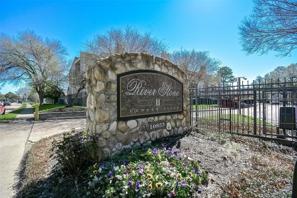 10855 Meadowglen Lane 1131 Houston TX 77042