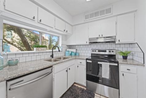 10855 Meadowglen Lane 1131 Houston TX 77042