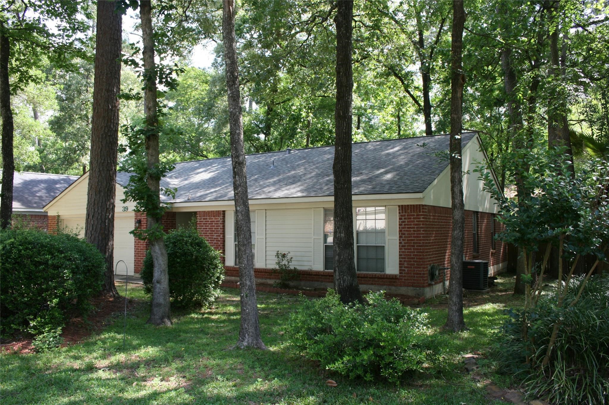 39 S White Pebble Court Spring TX 77380