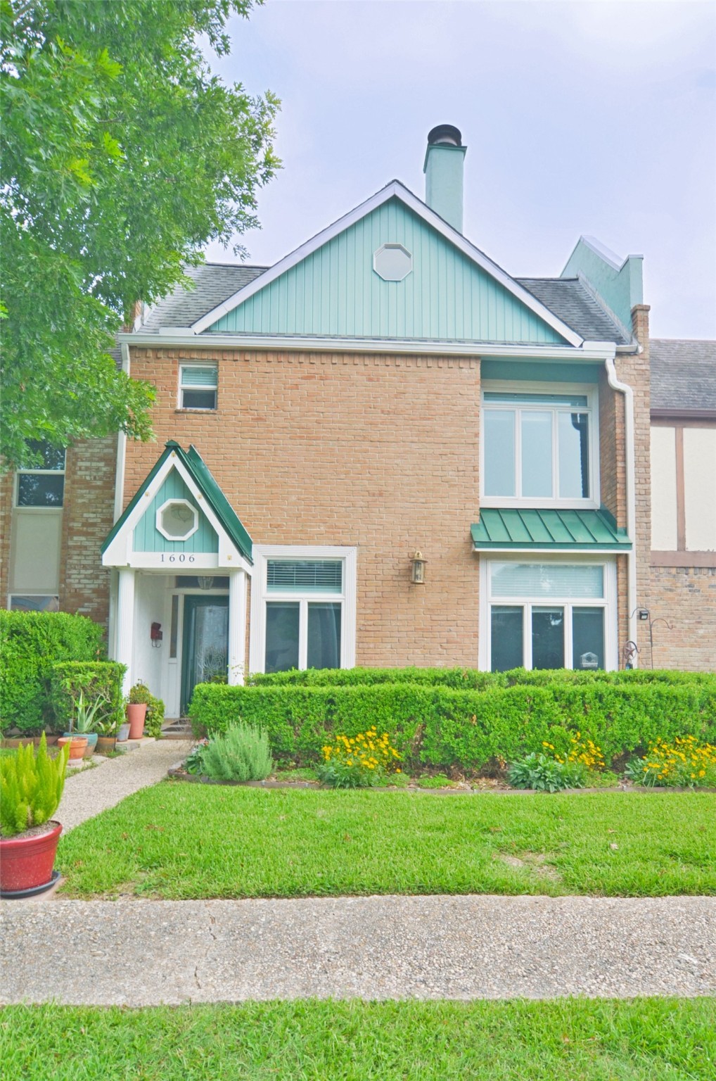1606 Saxony Lane Houston TX 77058