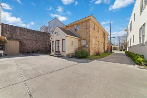 2907 Albany Street Houston TX 77006