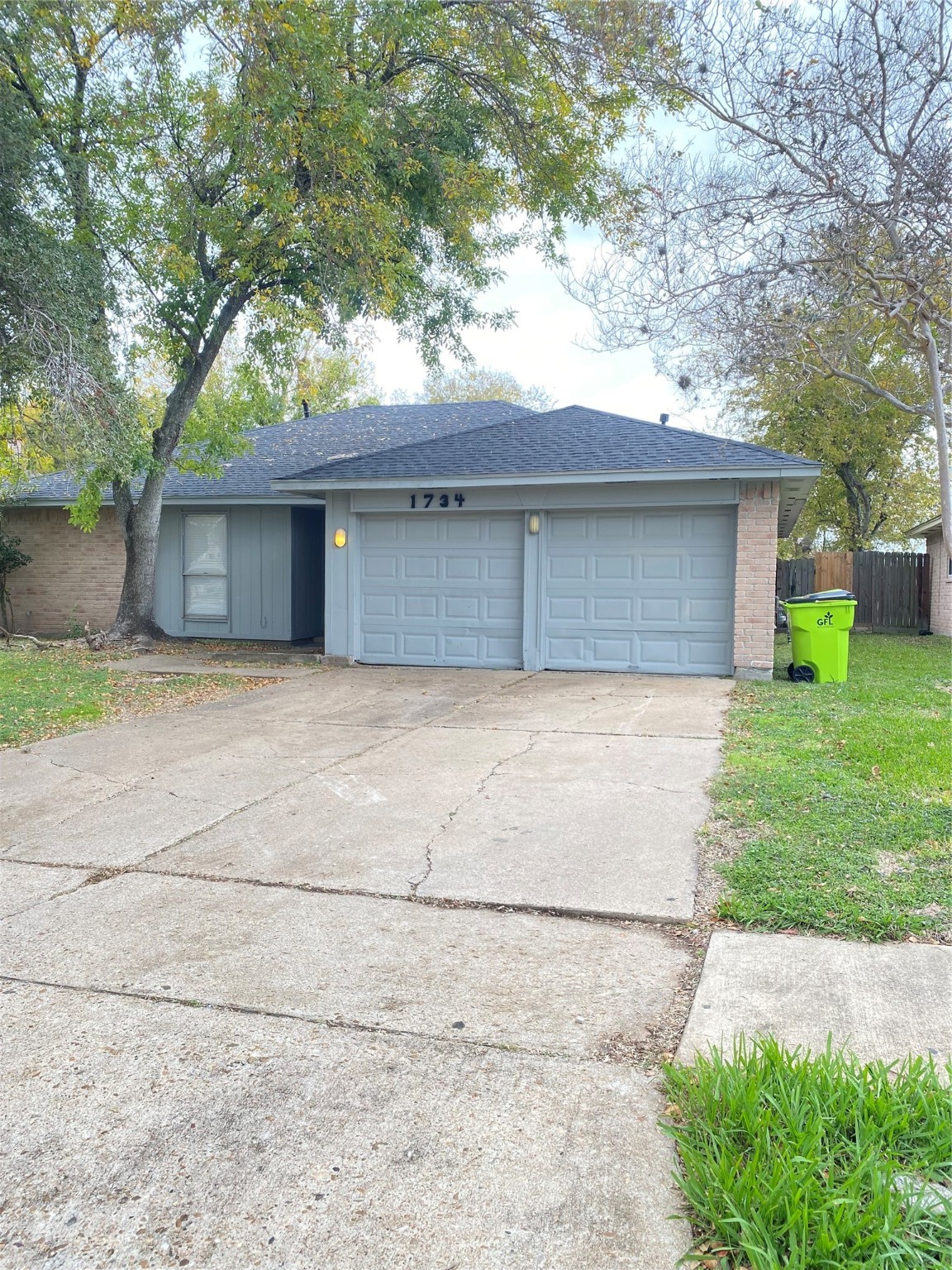 1734 Meadow Green Drive Missouri City TX 77489