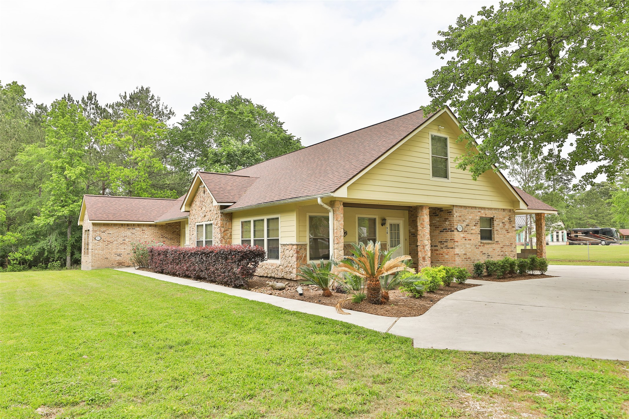 912 Tall Pines Drive Magnolia TX 77354