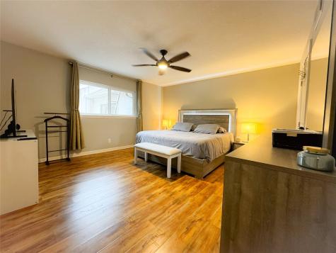 637 S Ripple Creek Drive 637 Houston TX 77057