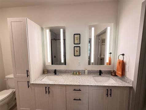 11604 Stonehollow Drive B6.252 Austin TX 78758