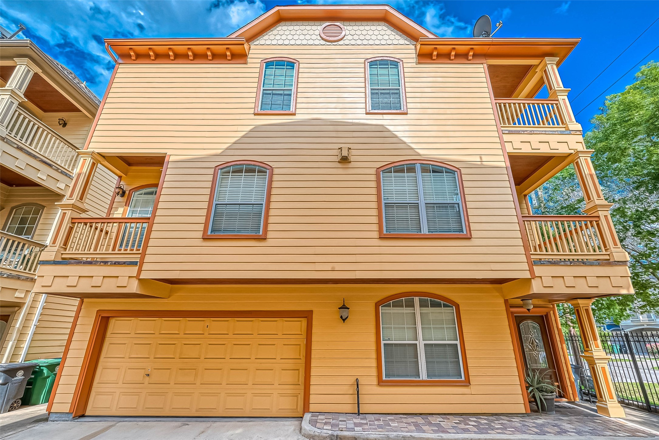 931 W 25th Street A Houston TX 77008