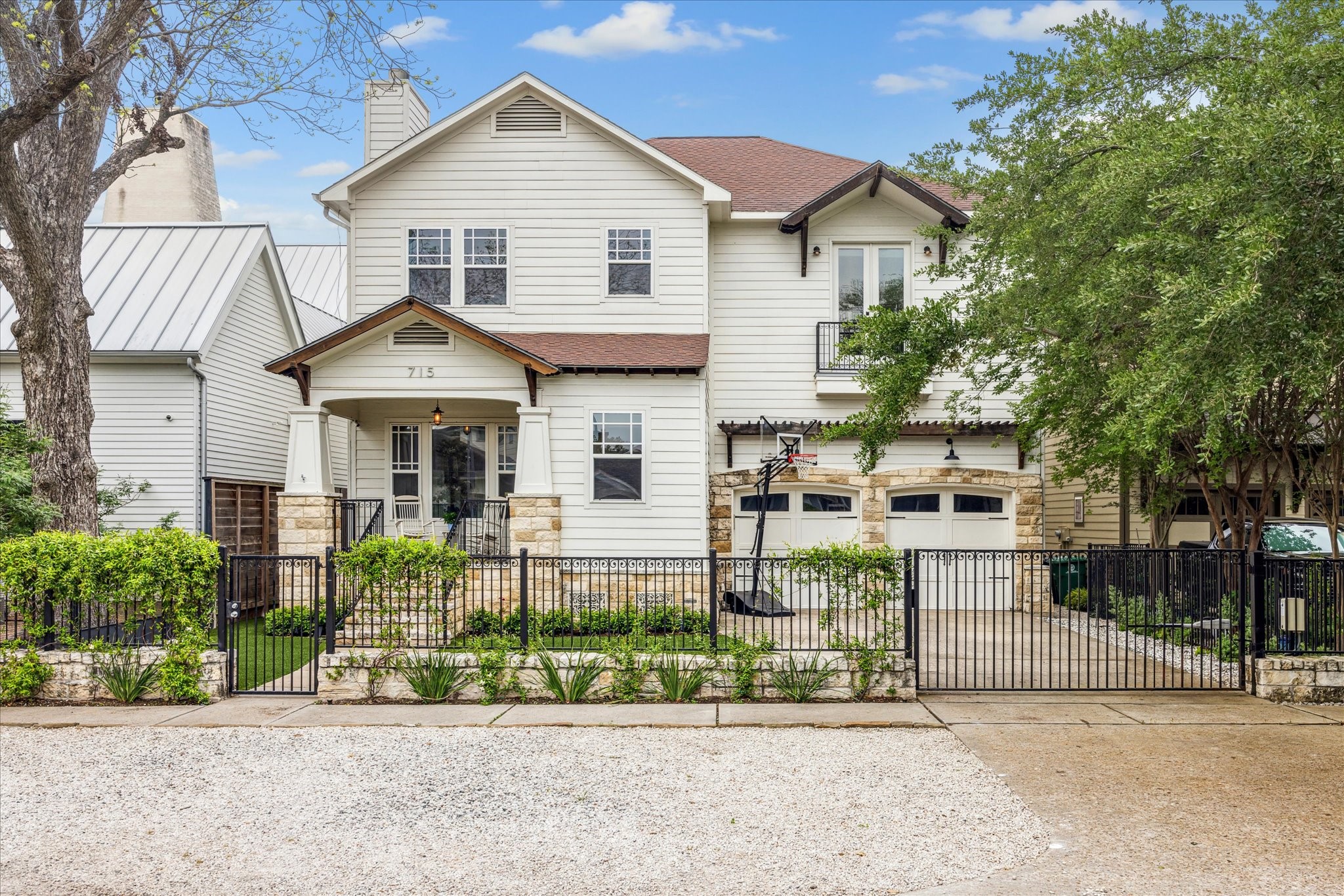 715 E 9th Street Houston TX 77007