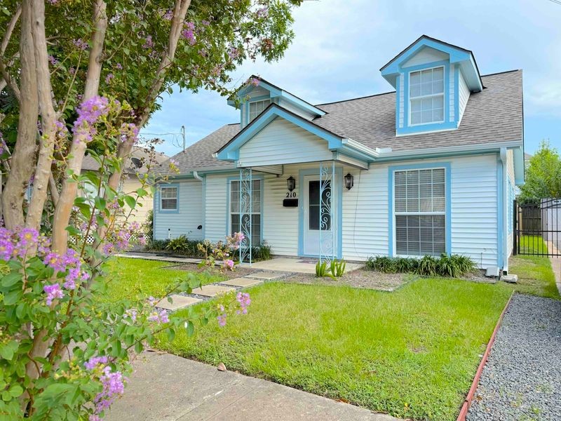 210 E Woodland Street Houston TX 77009