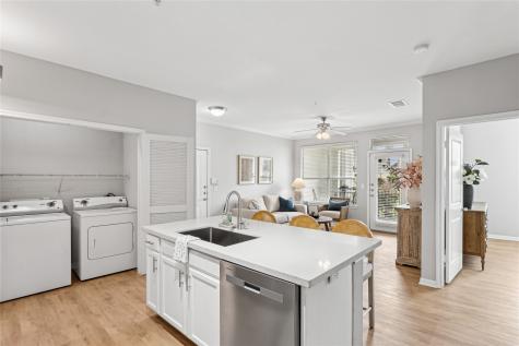 14807 Woodland Hills Drive 7104 Houston TX 77396