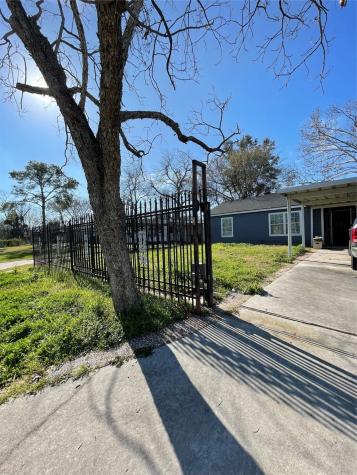 6721 Midfield Drive Houston TX 77092