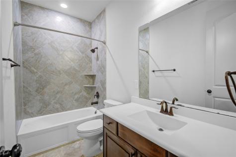 1644 Longwood Glen Lane Friendswood TX 77546
