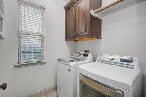 1644 Longwood Glen Lane Friendswood TX 77546