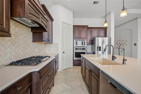 1644 Longwood Glen Lane Friendswood TX 77546