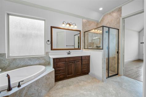 1644 Longwood Glen Lane Friendswood TX 77546