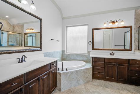 1644 Longwood Glen Lane Friendswood TX 77546