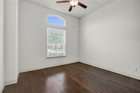 1644 Longwood Glen Lane Friendswood TX 77546