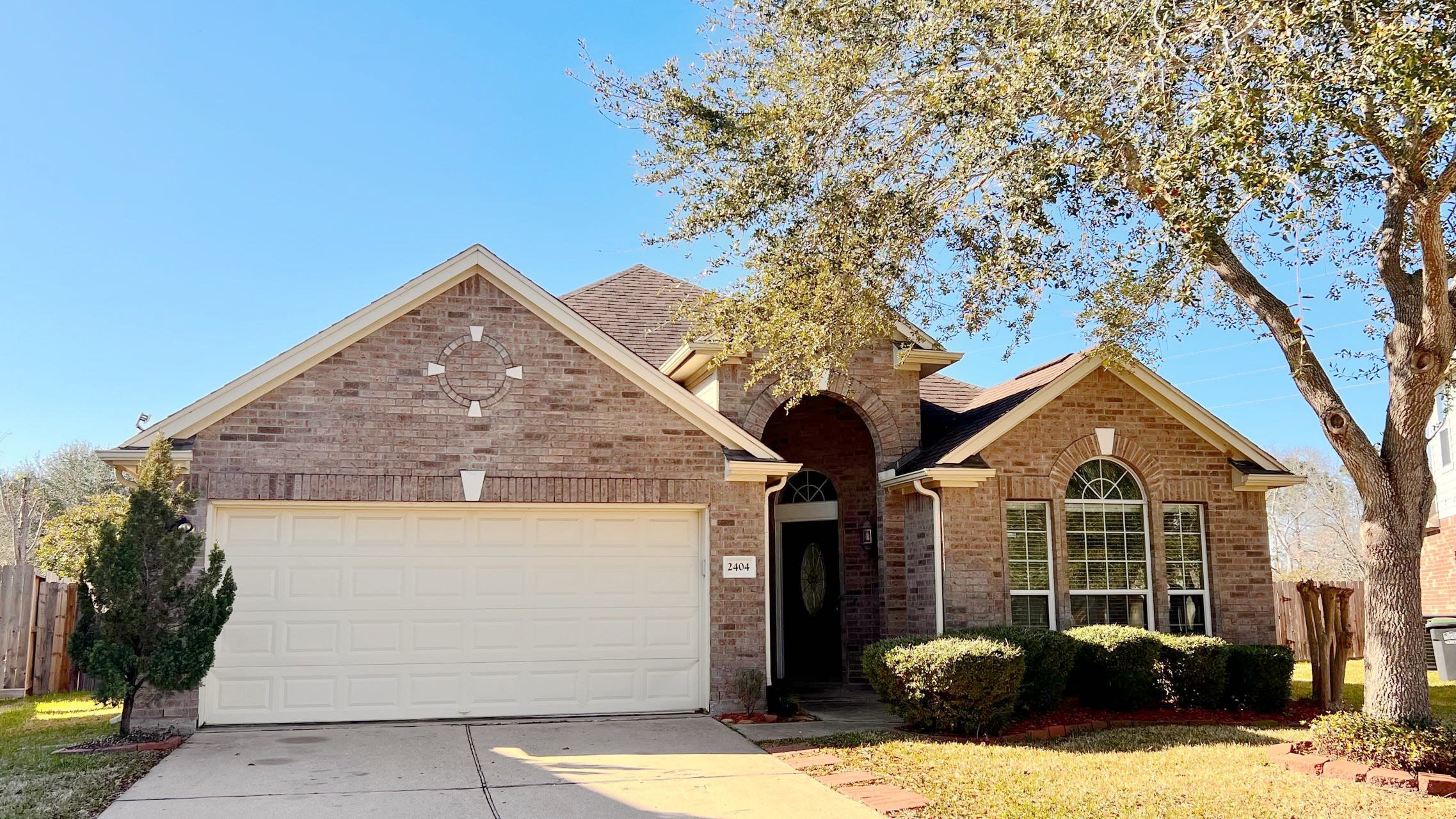 2404 Sunlight Lane Pearland TX 77584