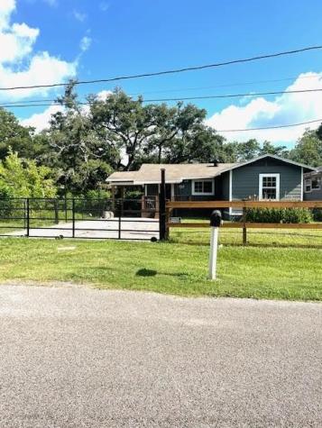 403 Treasure Drive Liverpool TX 77577