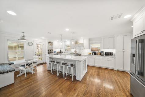 1832 Chimney Rock Road Houston TX 77056