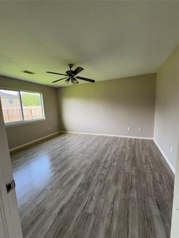 5703 Vision Lane Houston TX 77048