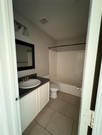 5703 Vision Lane Houston TX 77048