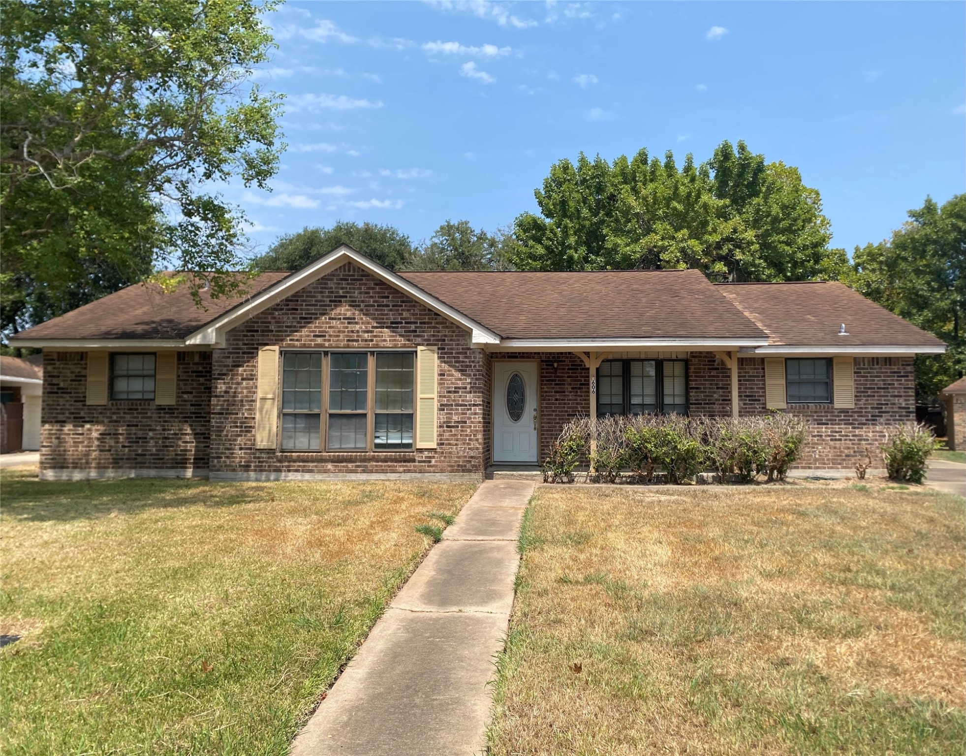 606 Dogwood Street Lake Jackson TX 77566