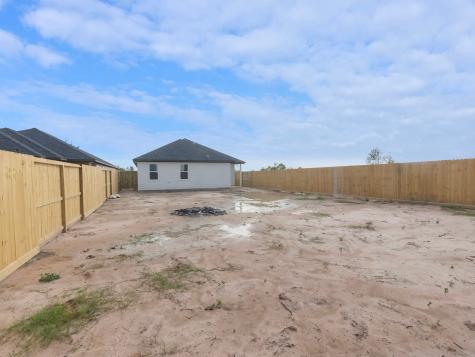 327 Road 5840 Cleveland TX 77327