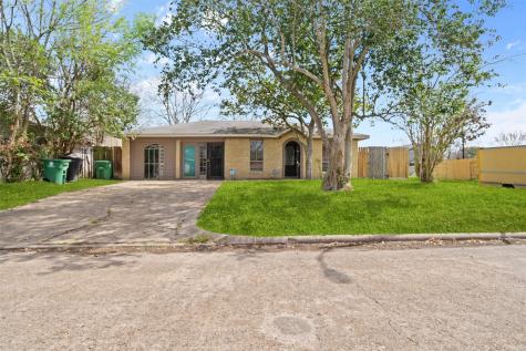 12835 Segrest Drive Houston TX 77047