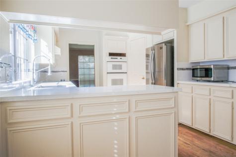 3011 W Steepbank Circle Sugar Land TX 77479