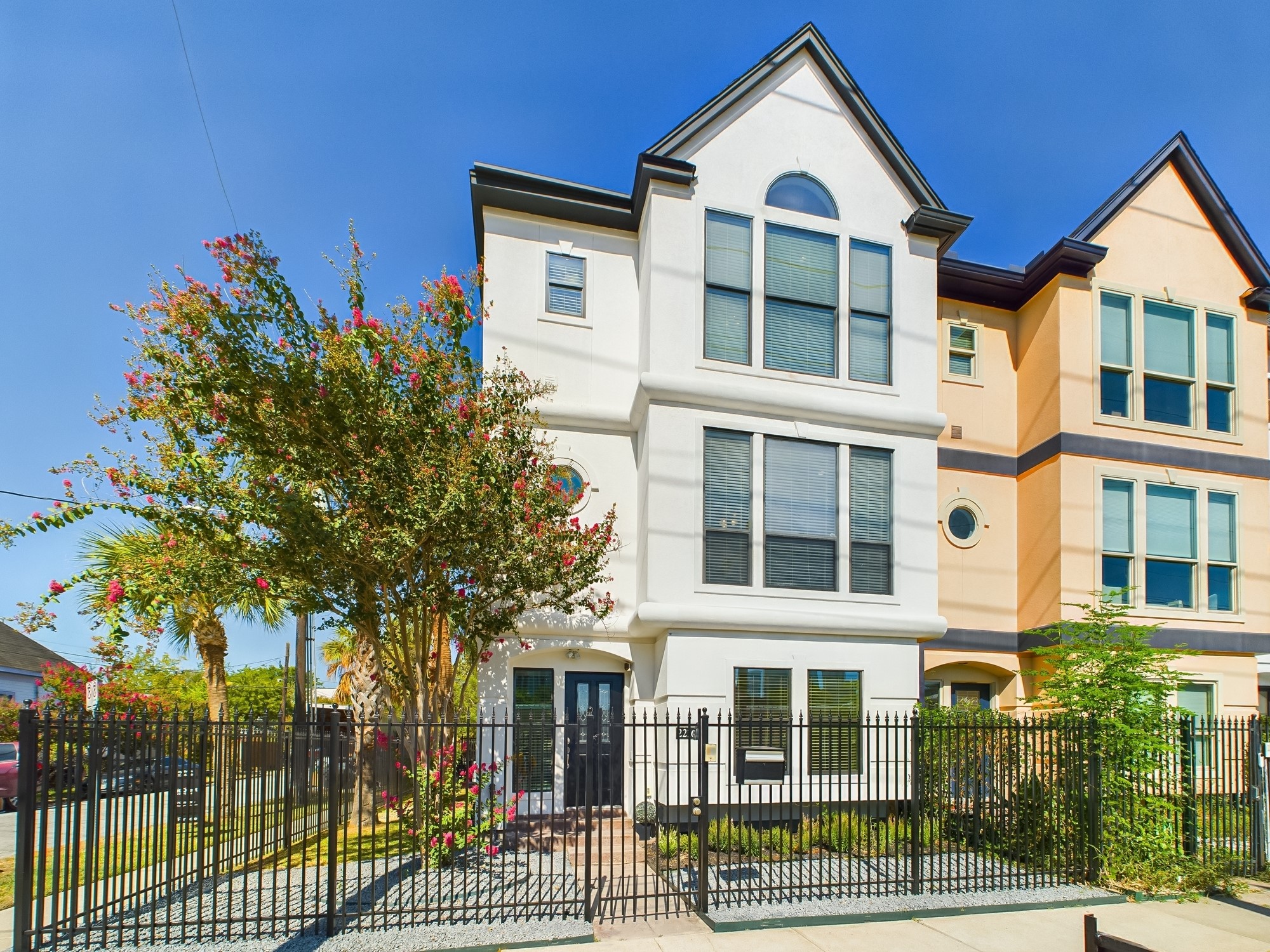 2216 Mason Street Houston TX 77006