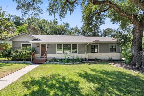 1904 Avenue P Huntsville TX 77340