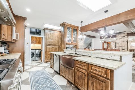 8638 Oakford Drive Houston TX 77024