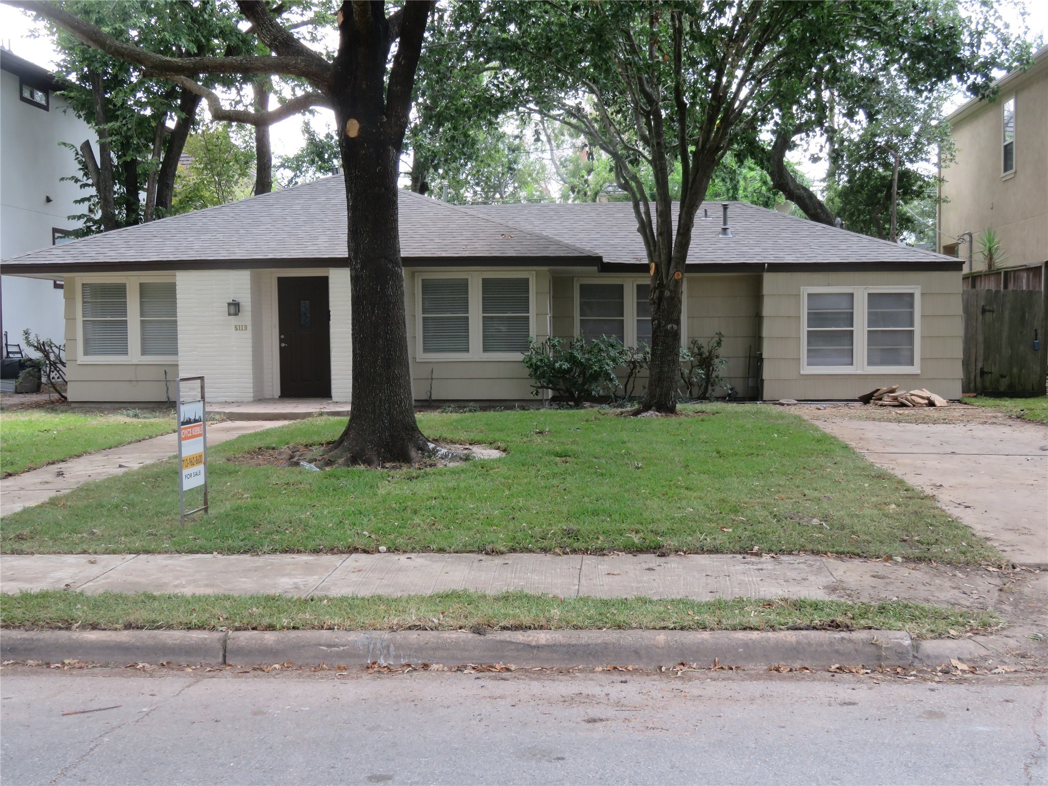 5119 Patrick Henry Street Bellaire TX 77401
