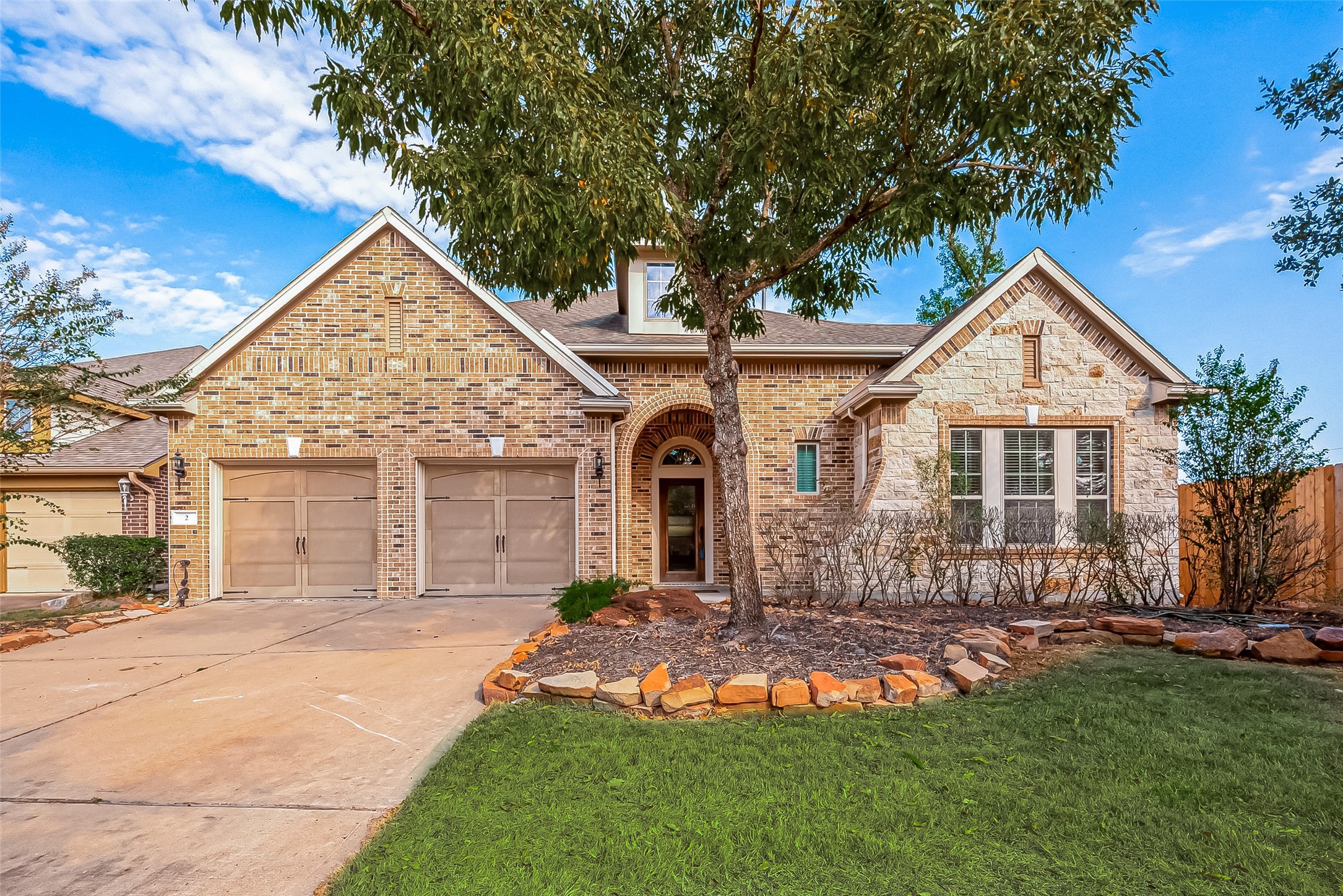 2 Sleeping Colt Place Spring TX 77389
