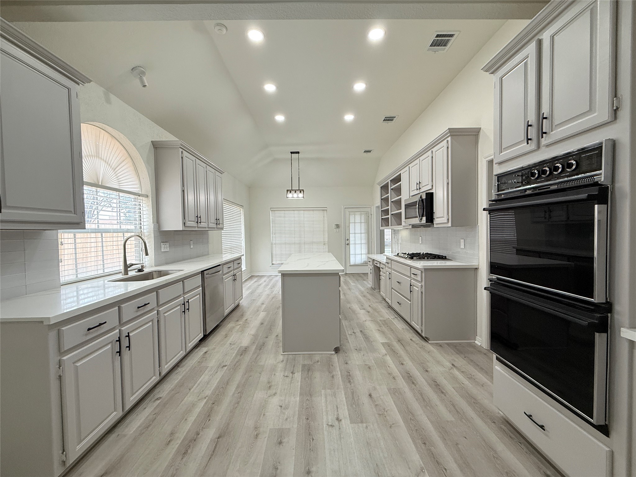2711 Oakland Drive Sugar Land TX 77479