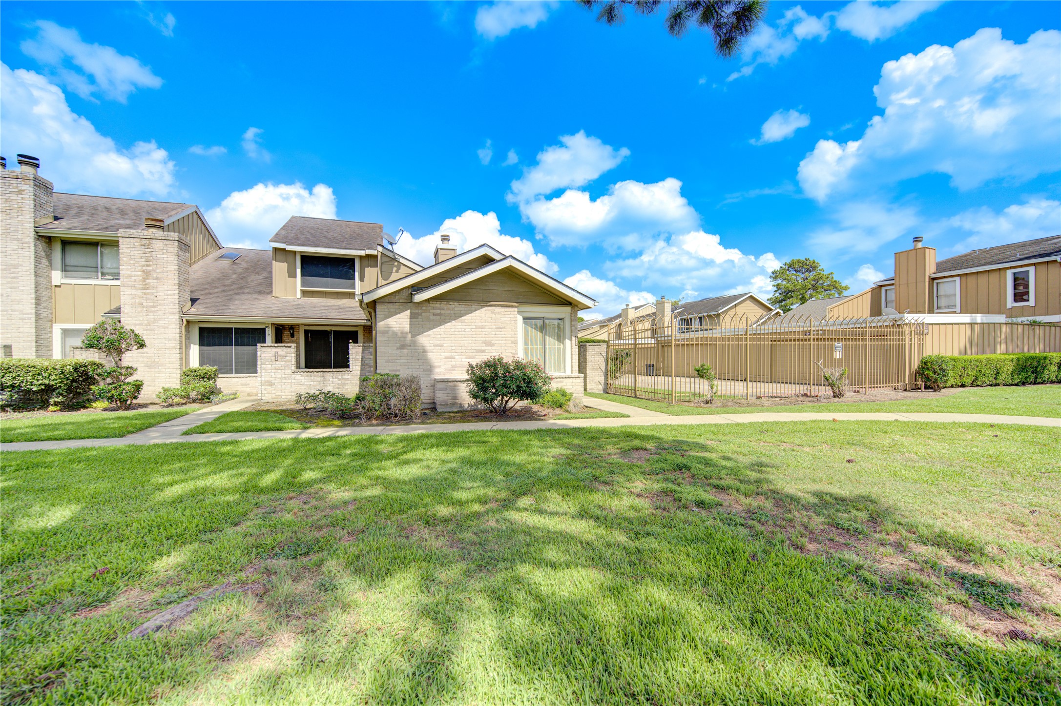 12113 Bob White Drive Houston TX 77035