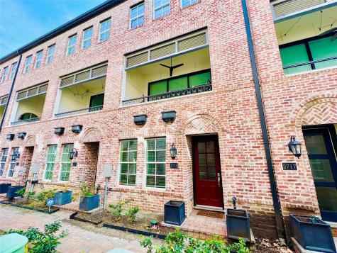 2715 Maxroy Street Houston TX 77007