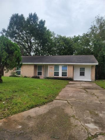 5530 Elm Springs Drive Houston TX 77048