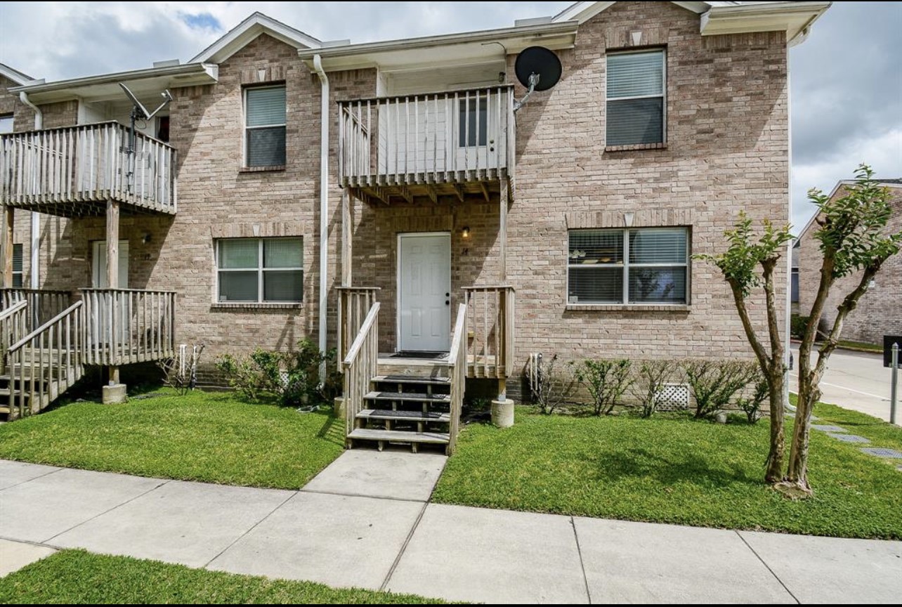 11905 Algonquin Drive 14 Houston TX 77089