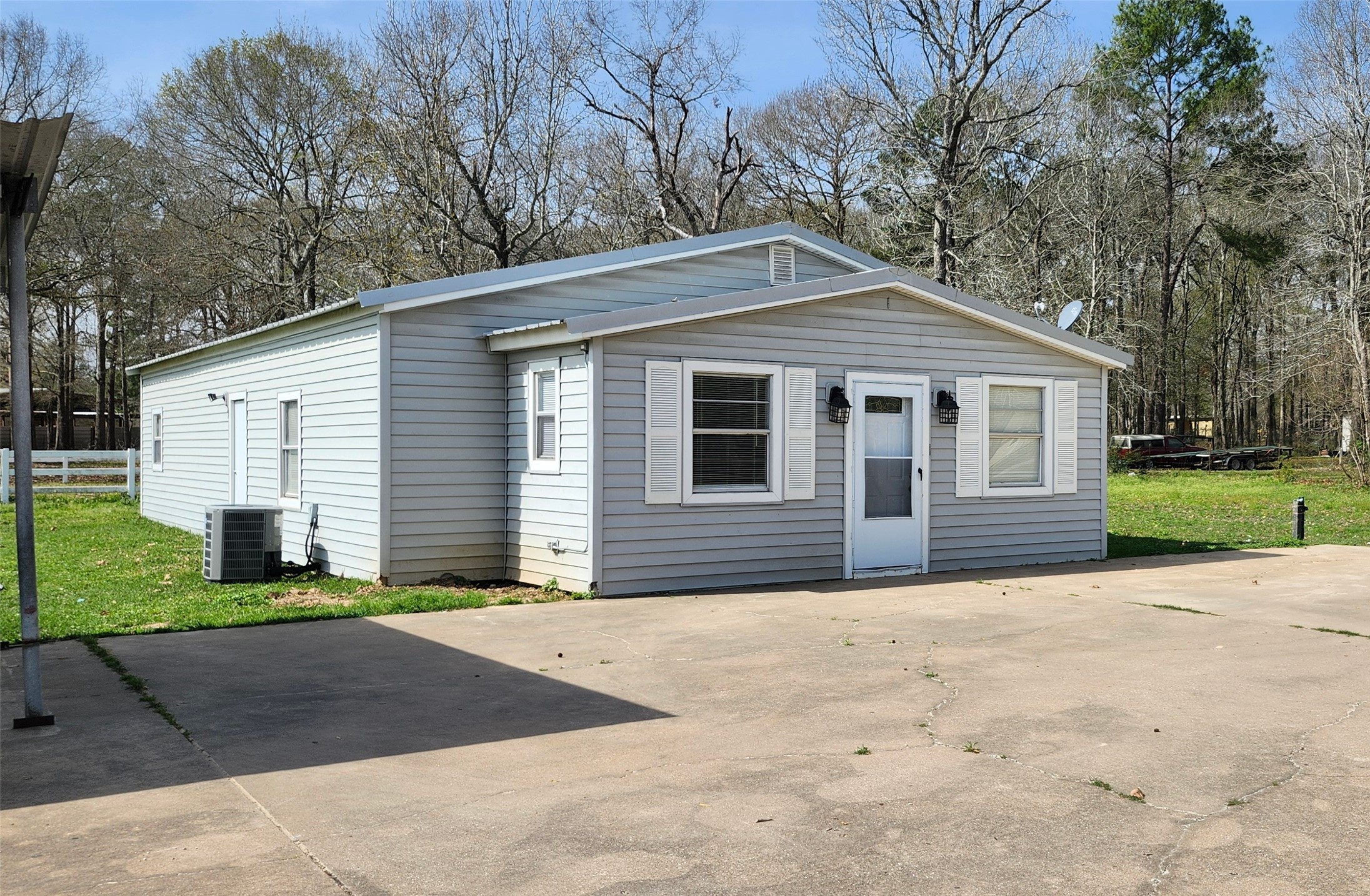 233 County Road 381 Cleveland TX 77328