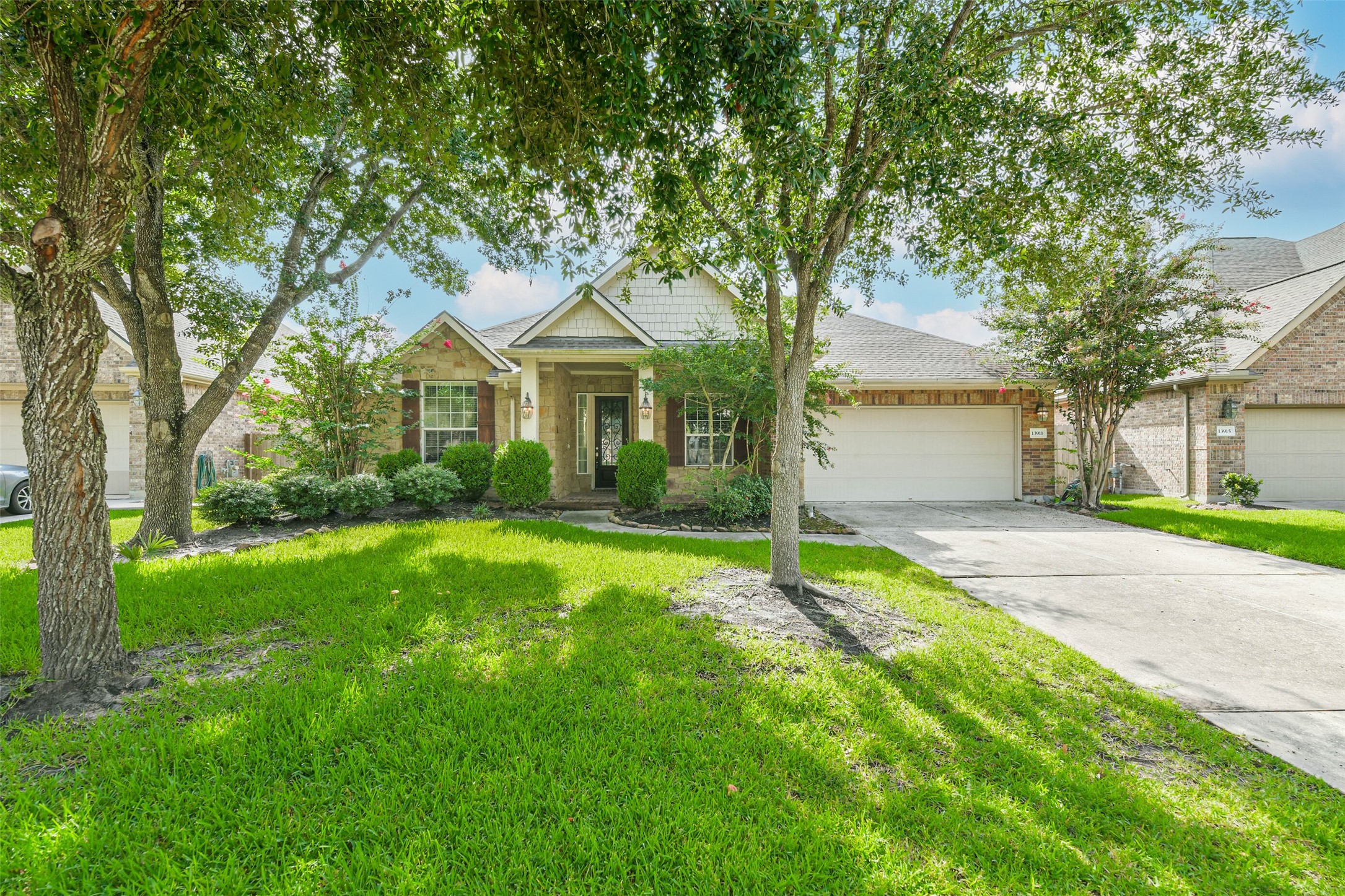 13911 Desert Trace Court Houston TX 77044