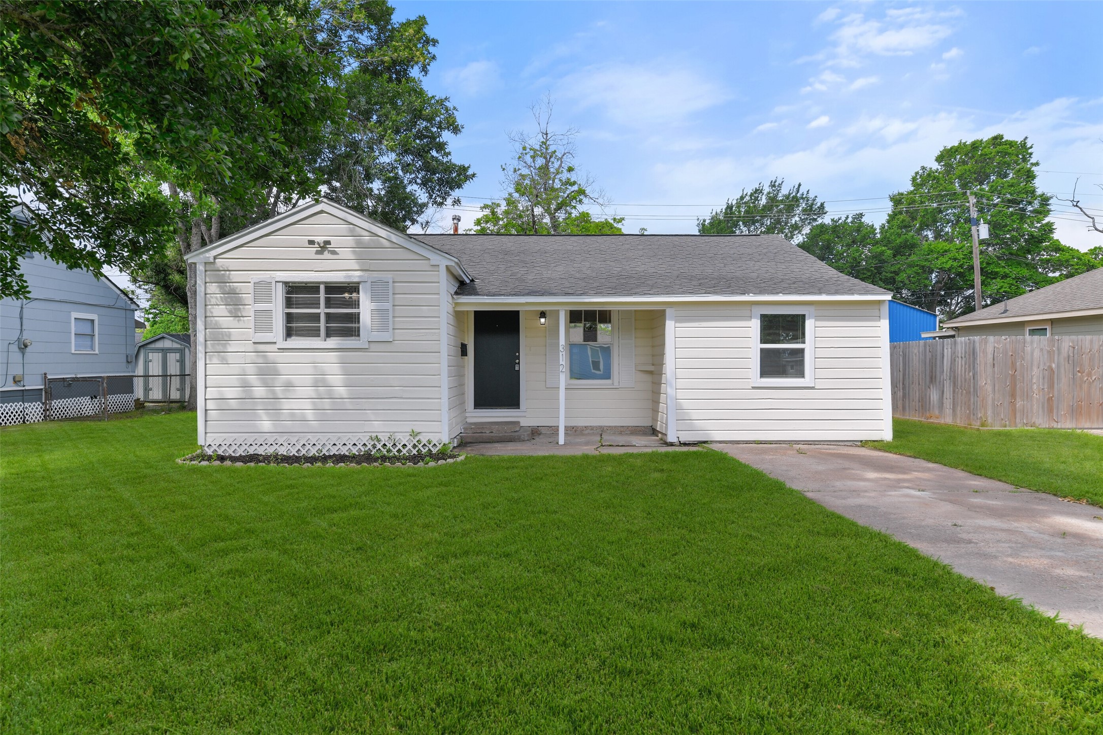 312 S Utah Street La Porte TX 77571
