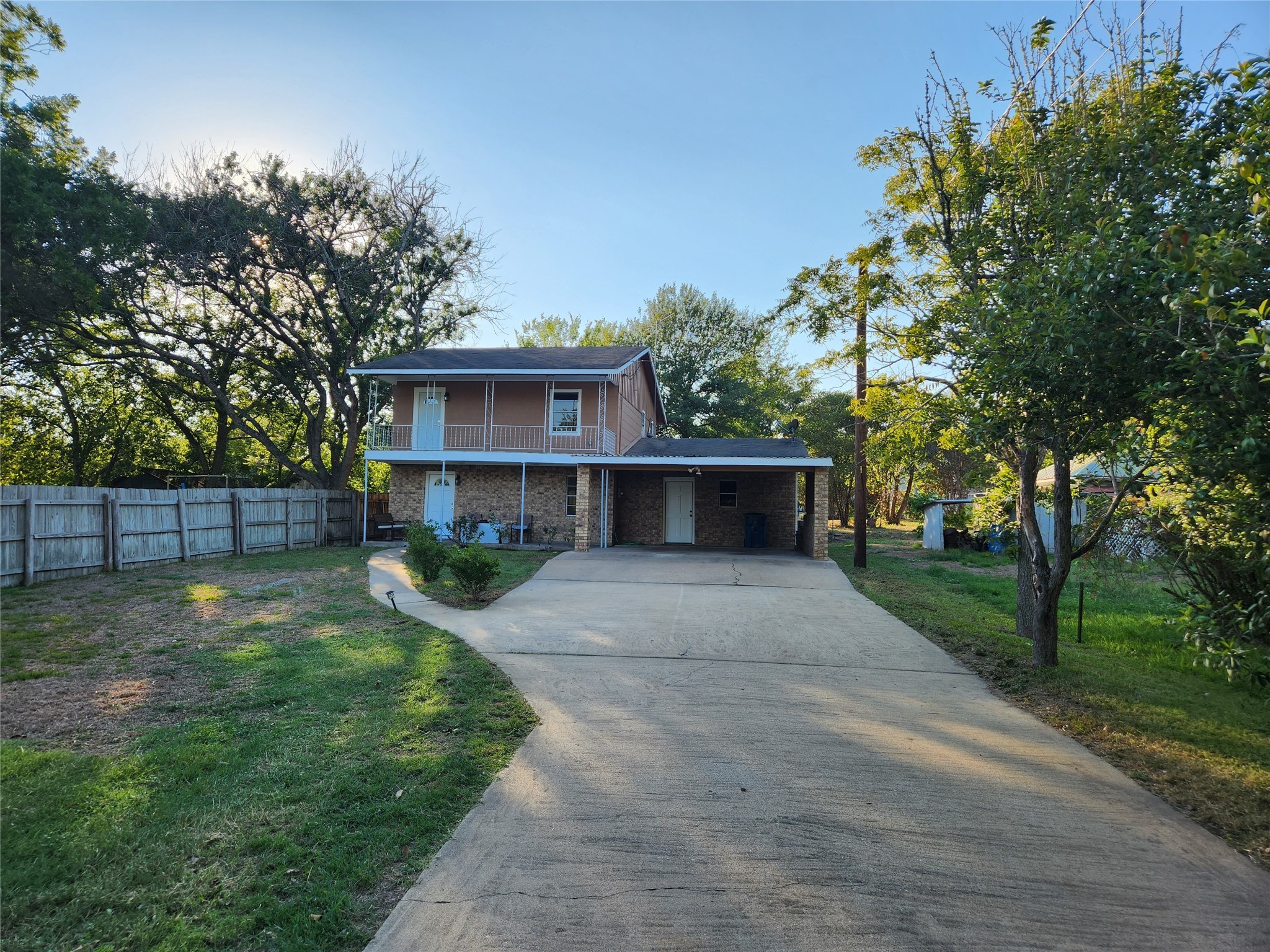 112 S Mathews Street Bellville TX 77418