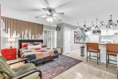 1840 Richmond Avenue 08 Houston TX 77098