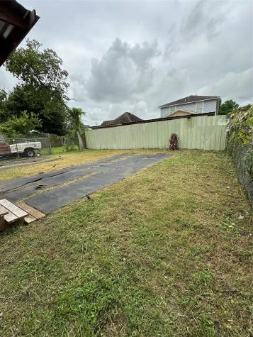 304 Lockwood Drive Houston TX 77011