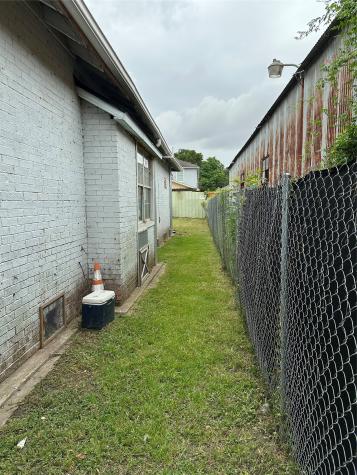 304 Lockwood Drive Houston TX 77011