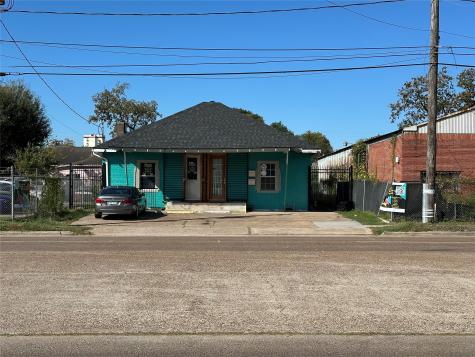 304 Lockwood Drive Houston TX 77011