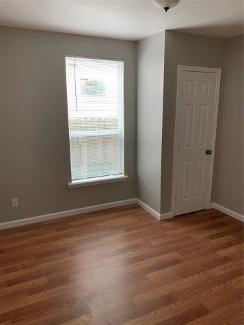 206 W James Street Baytown TX 77520