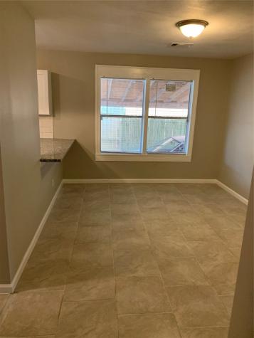 206 W James Street Baytown TX 77520