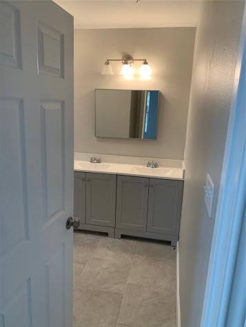 206 W James Street Baytown TX 77520